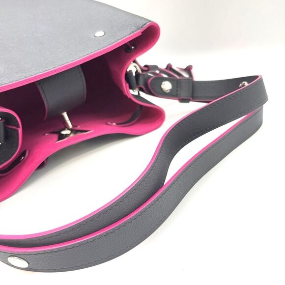 Louis Vuitton LockMe Bucket Noir Fuchsia Leather Shoulder Bag - Picture 7 of 10